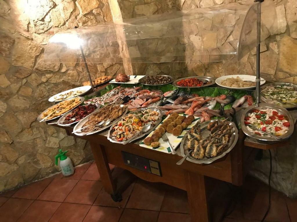 Gisira Apartments Al Borgo Катанія Екстер'єр фото